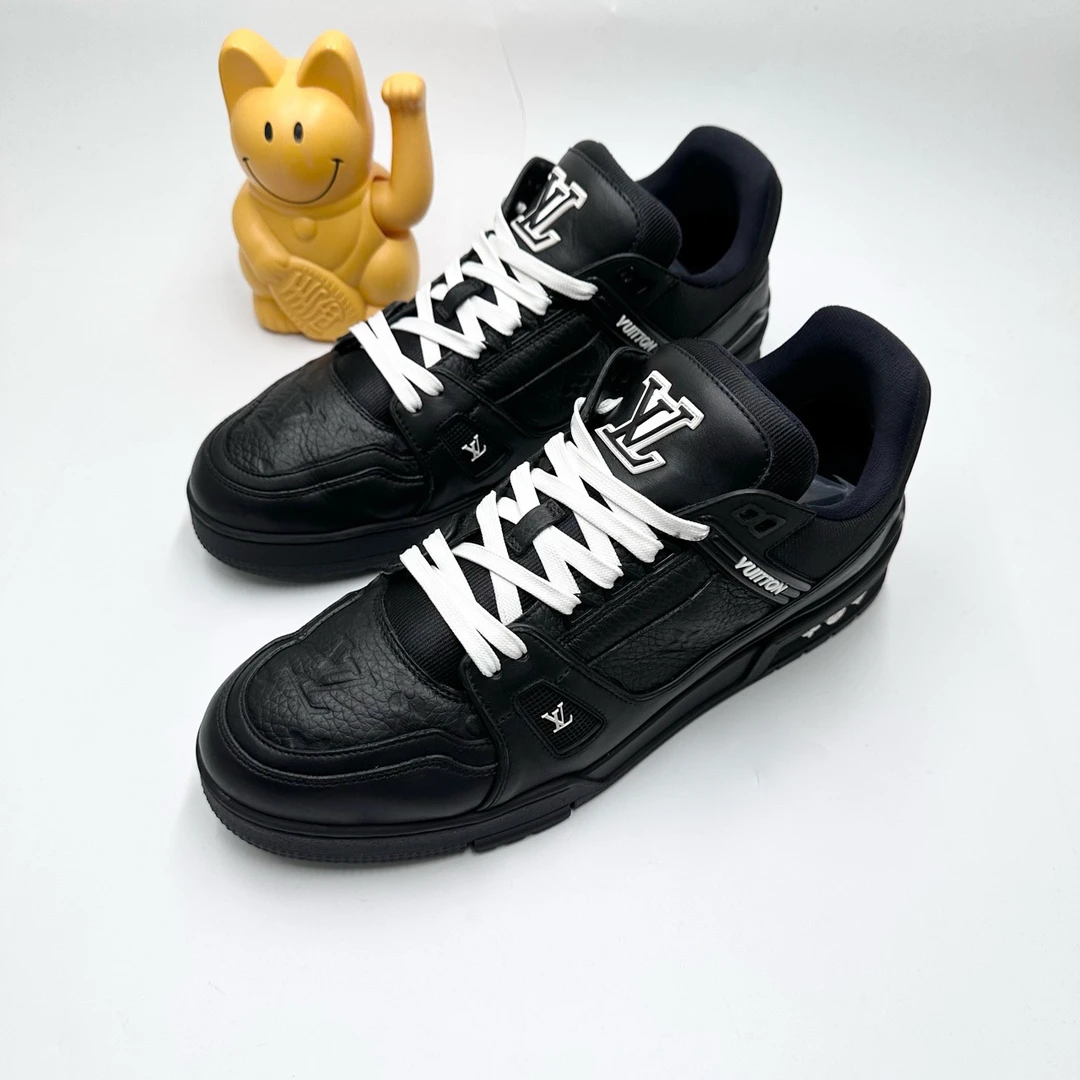 99新 LouisVuitton/路易威登 BB0690/44.5码/黑武士Trainer板鞋