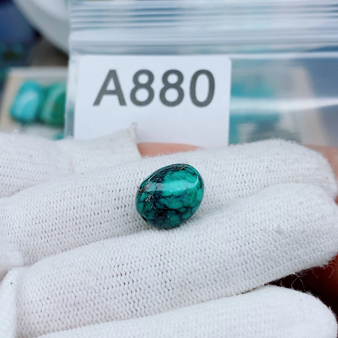 绿松石未镶嵌颈饰