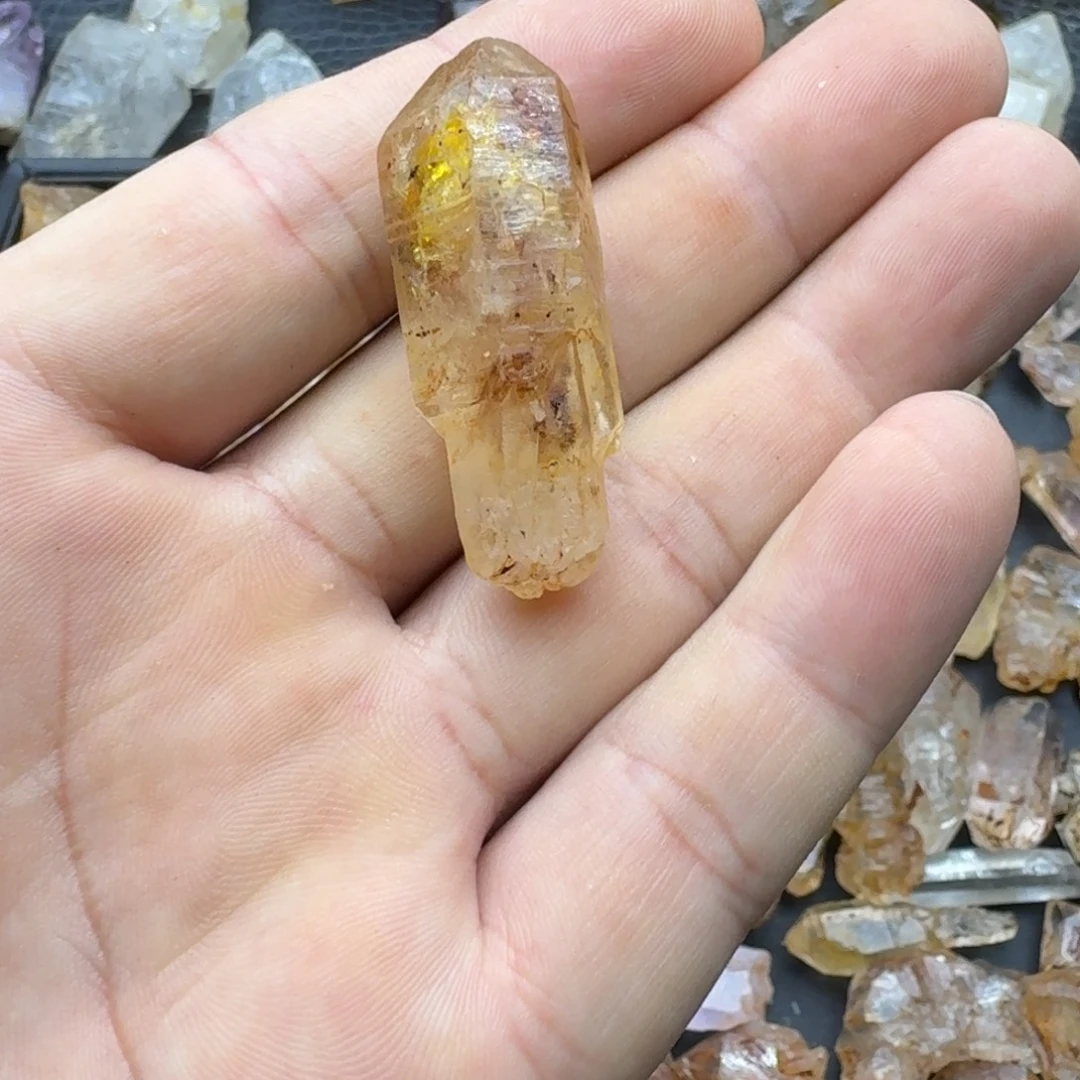 ****)石材马岛的油胆水晶