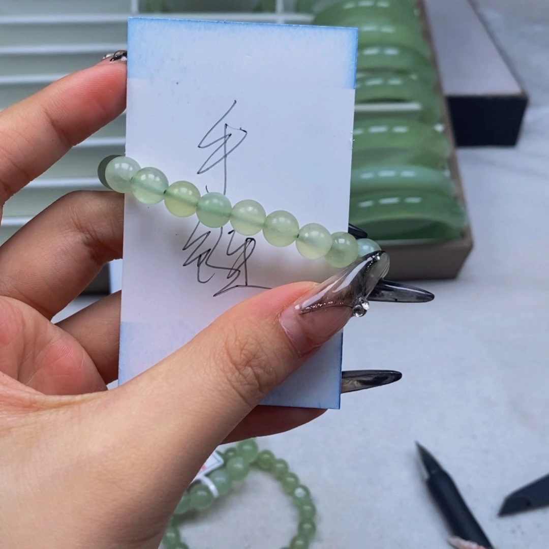 未镶嵌蛇纹石玉手链