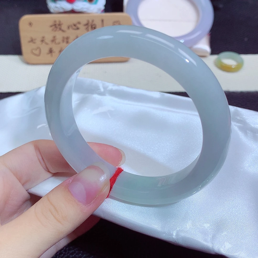 翡翠未镶嵌手镯9009