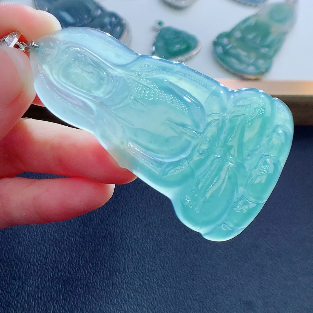 翡翠颈饰未镶嵌翡翠