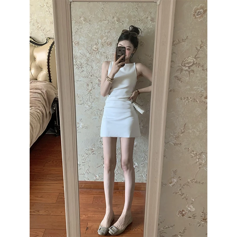 连衣裙女夏季法式高级温柔白色气质无袖吊带裙褶皱收腰a短裙子