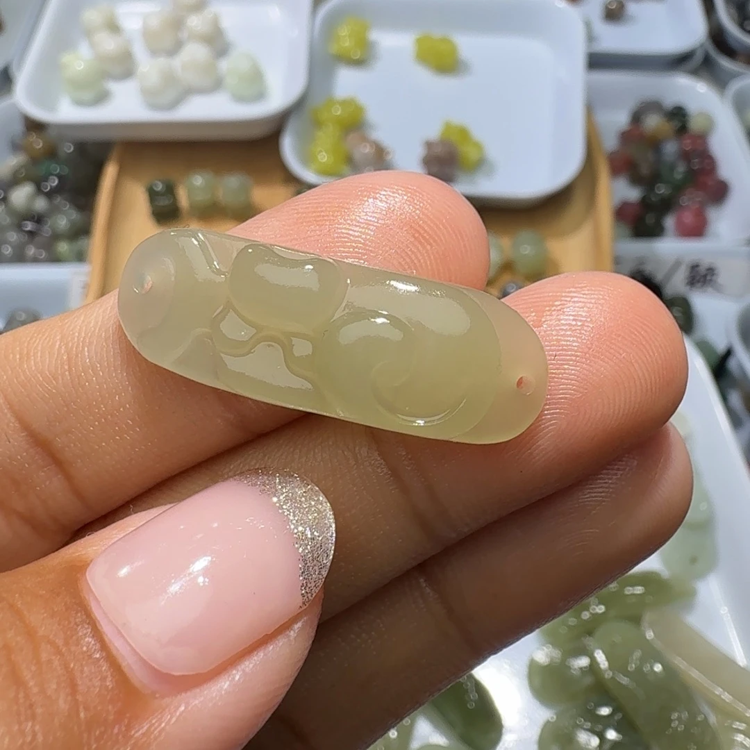 和田玉未镶嵌珠宝奇石