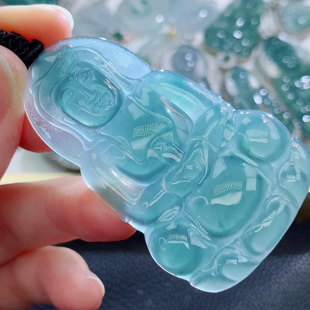 翡翠挂件未镶嵌翡翠
