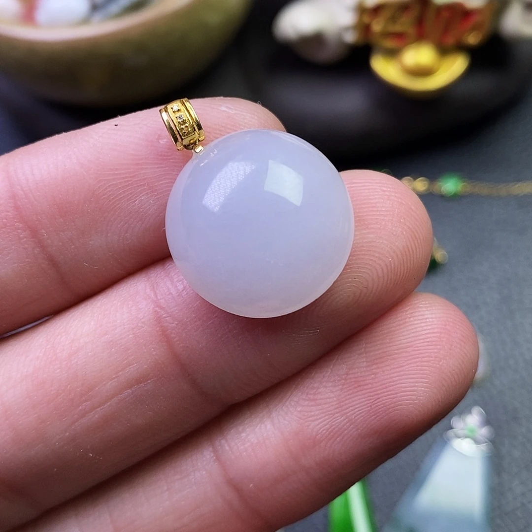 颈饰18K金镶嵌翡翠