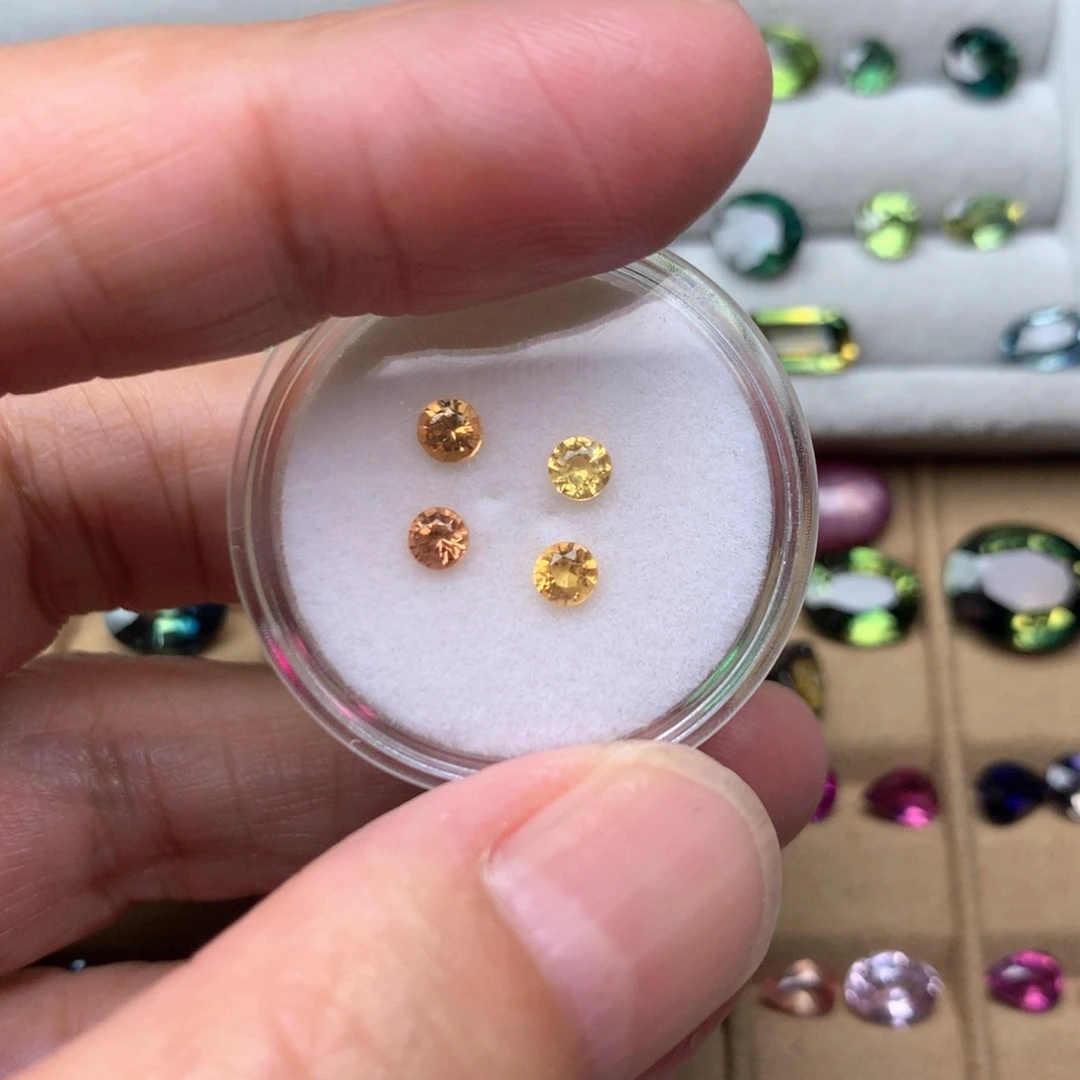 蓝宝石裸石未镶嵌