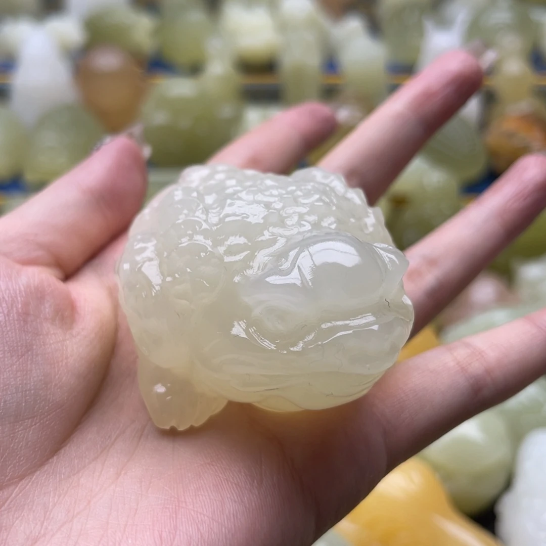 竺***窦玉天然桌面摆放摆件