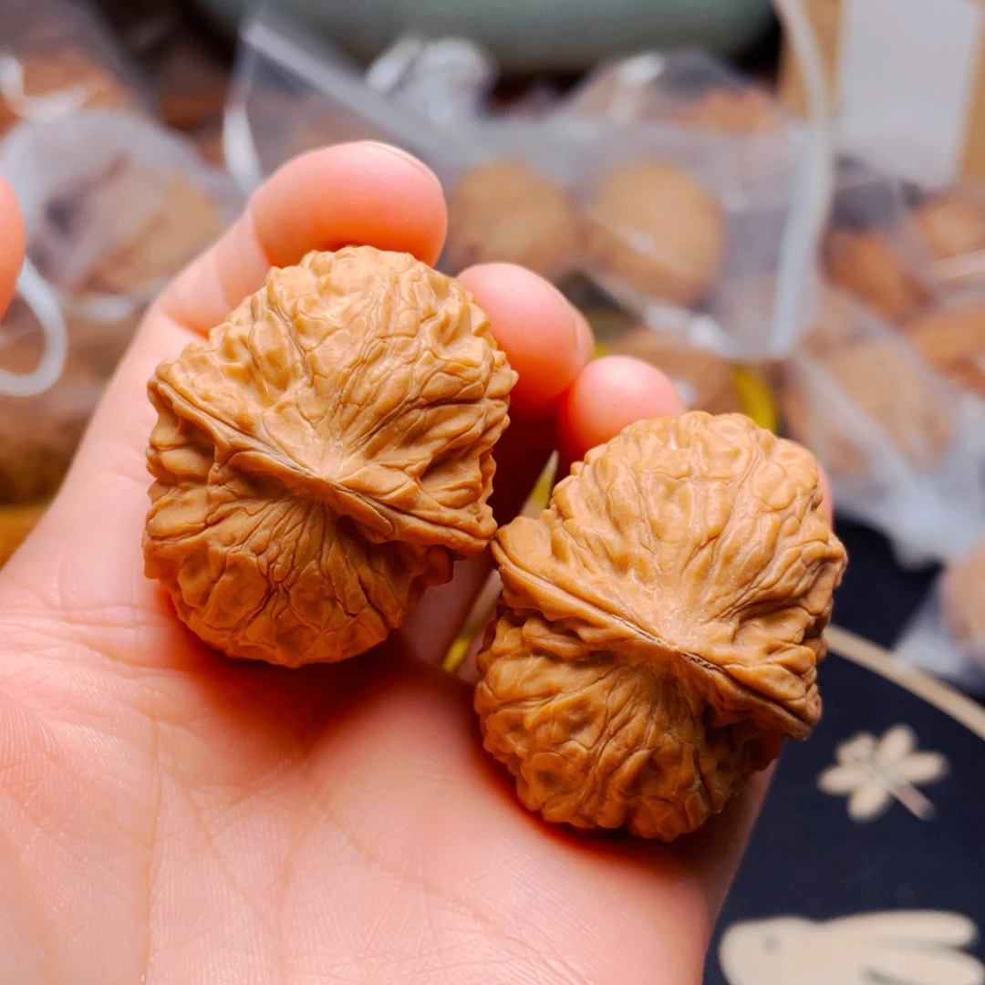 吊坠文玩核桃黄松玉一对