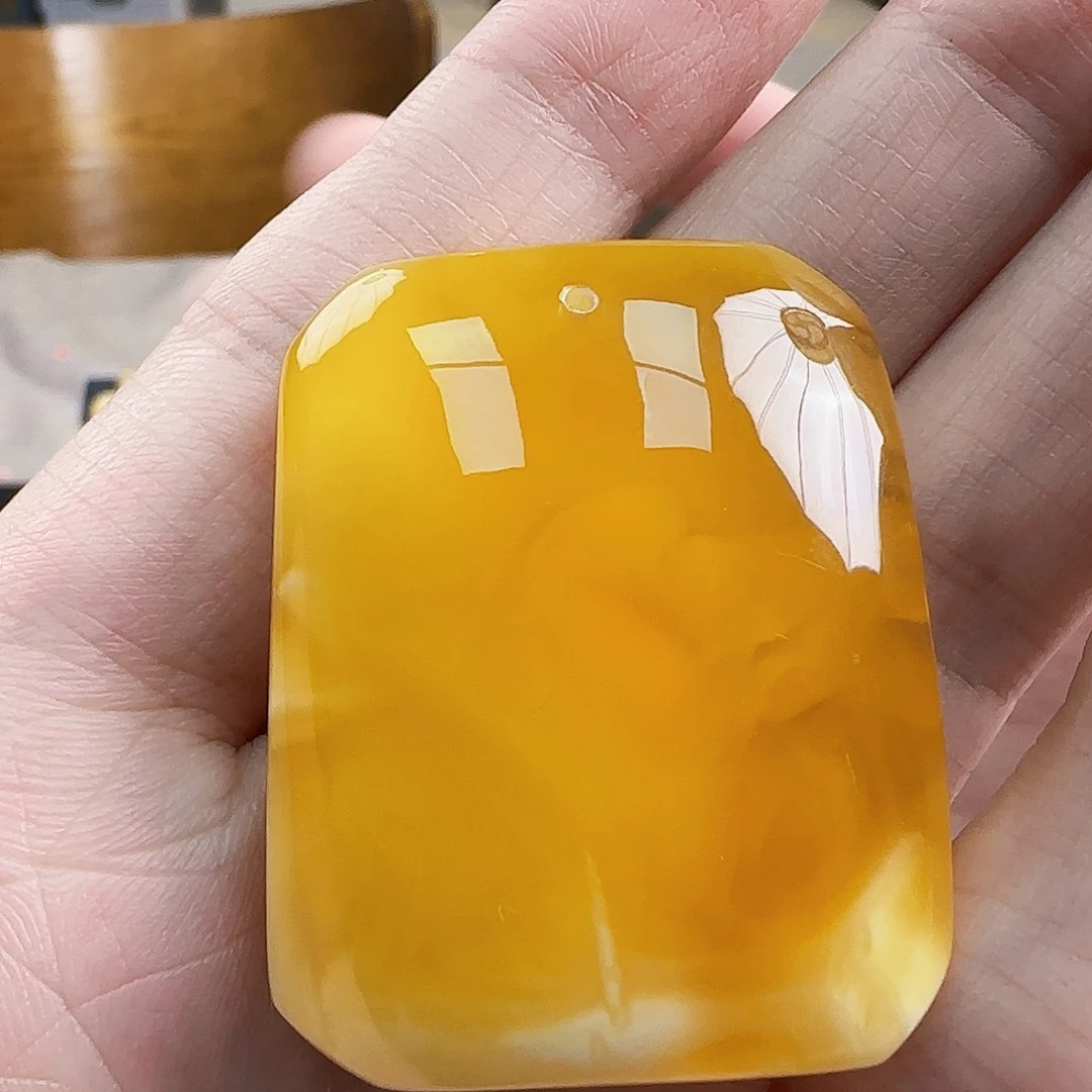 未镶嵌琥珀珠宝奇石