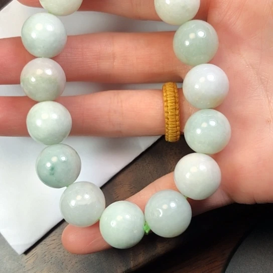 翡翠未镶嵌颈饰缅甸A货，每天下午1点半开播