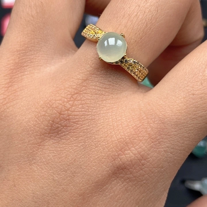 翡翠未镶嵌戒指戒指