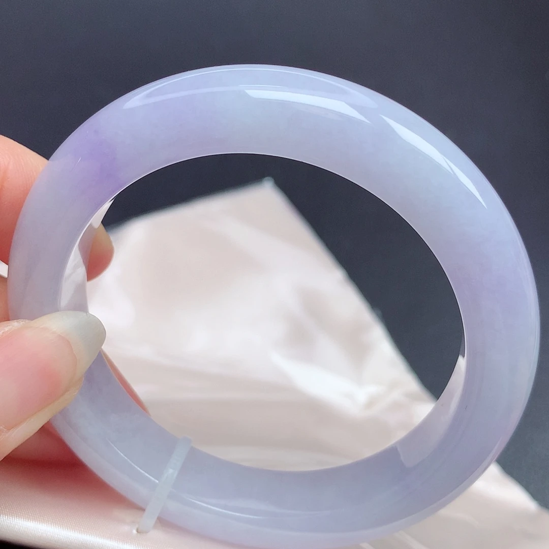 翡翠手镯未镶嵌55圈口