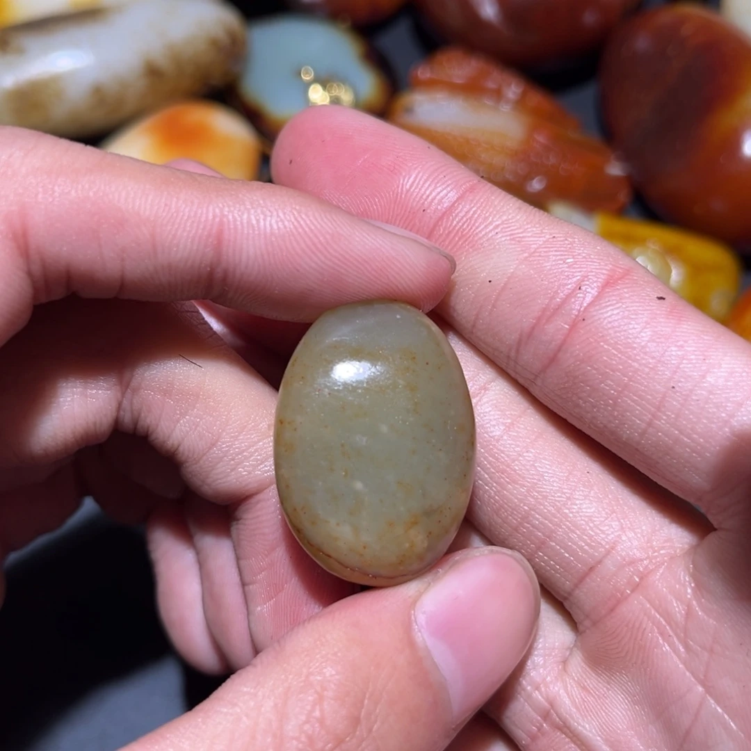 和田玉未镶嵌珠宝奇石