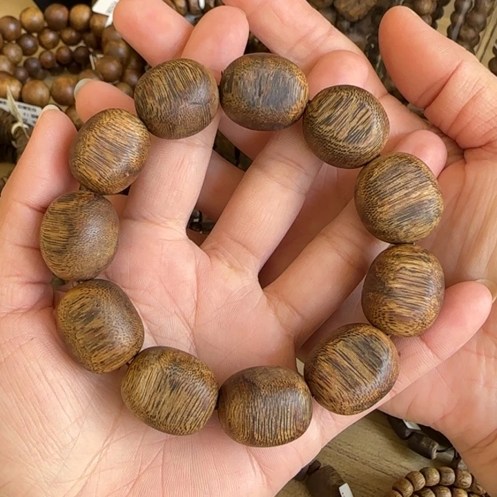 沉香手串莺歌绿多样性发货一条卡19-27克