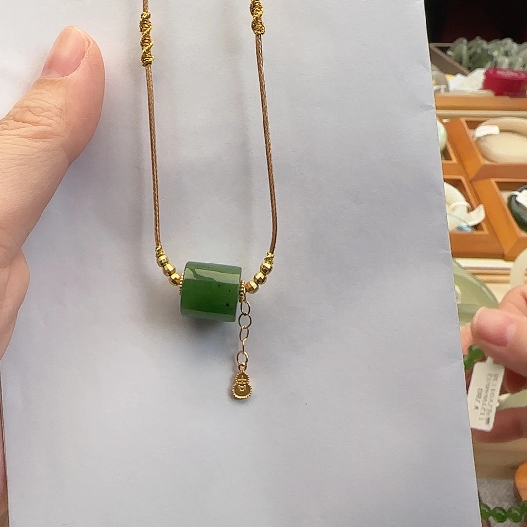 和田玉未镶嵌颈饰碧玉路路通 设计款