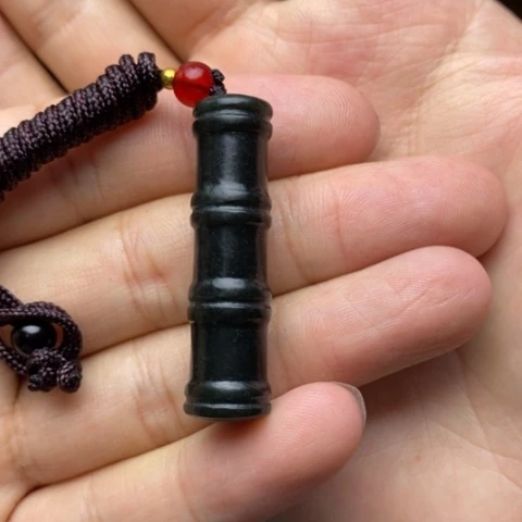 《***》和田玉未镶嵌颈饰