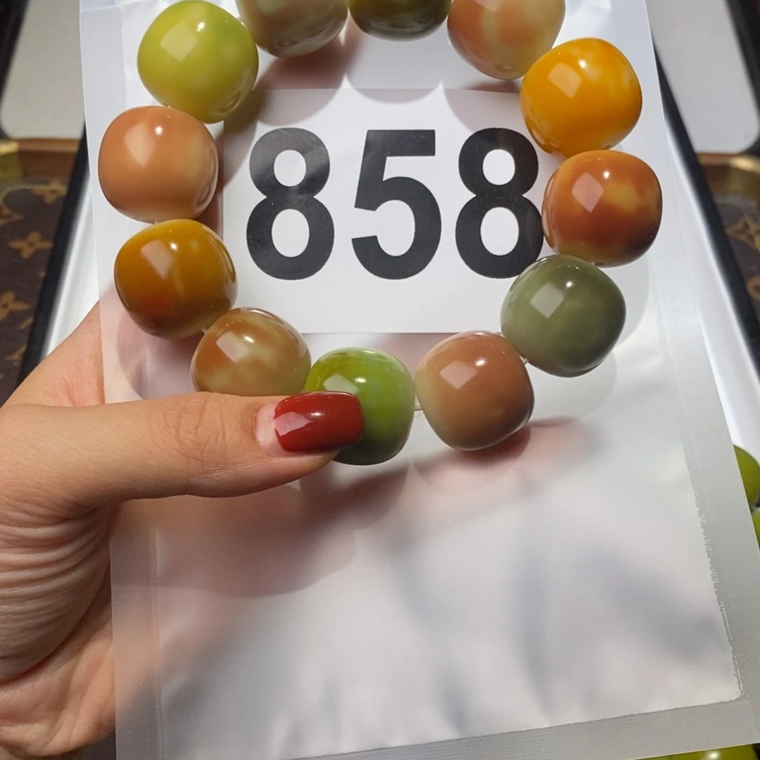 白玉菩提手串?***李858高货干磨