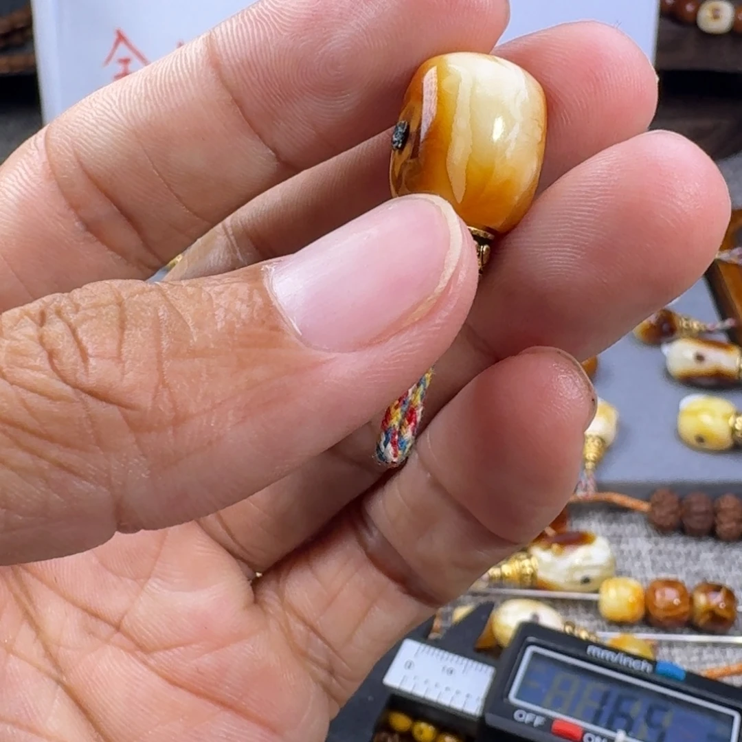 W***y琥珀未镶嵌珠宝奇石琥珀
