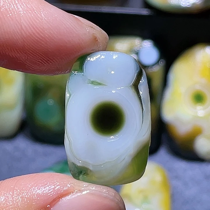 玛瑙/玉髓未镶嵌珠宝奇石