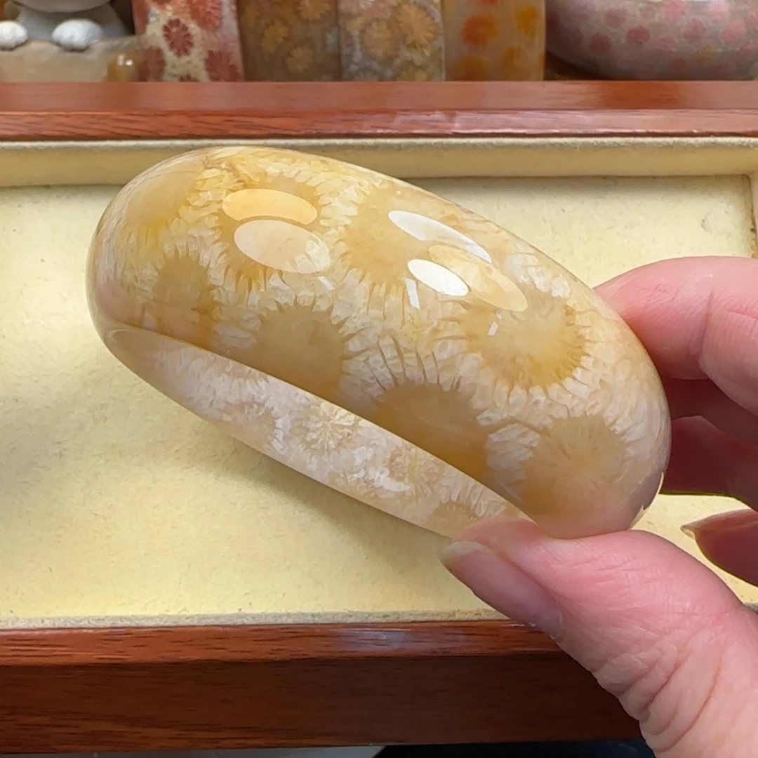 硅化珊瑚（珊瑚玉）未镶嵌手镯58-60圈900