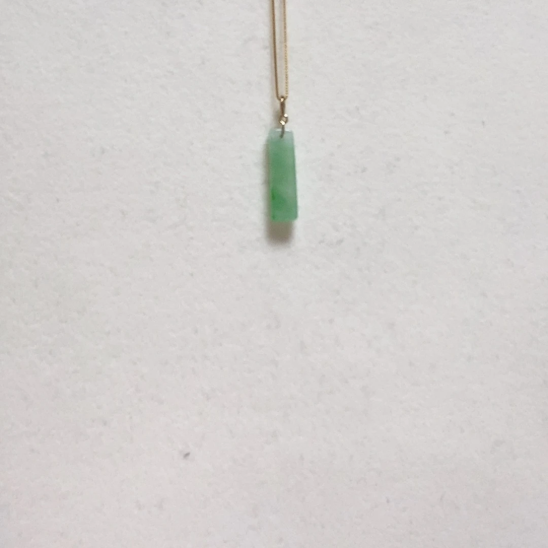 翡翠颈饰18K金镶嵌简单