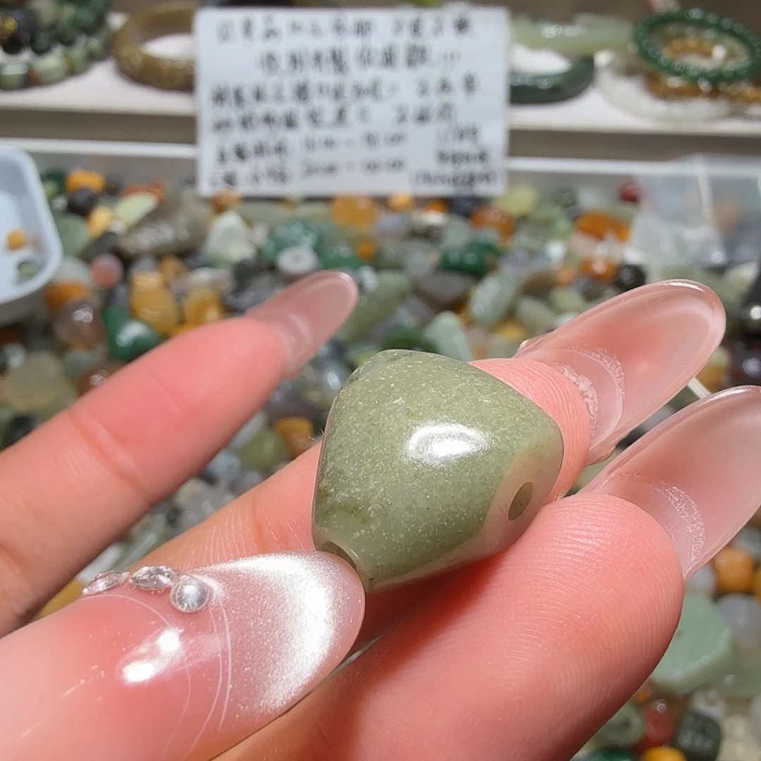 和田玉未镶嵌珠宝奇石