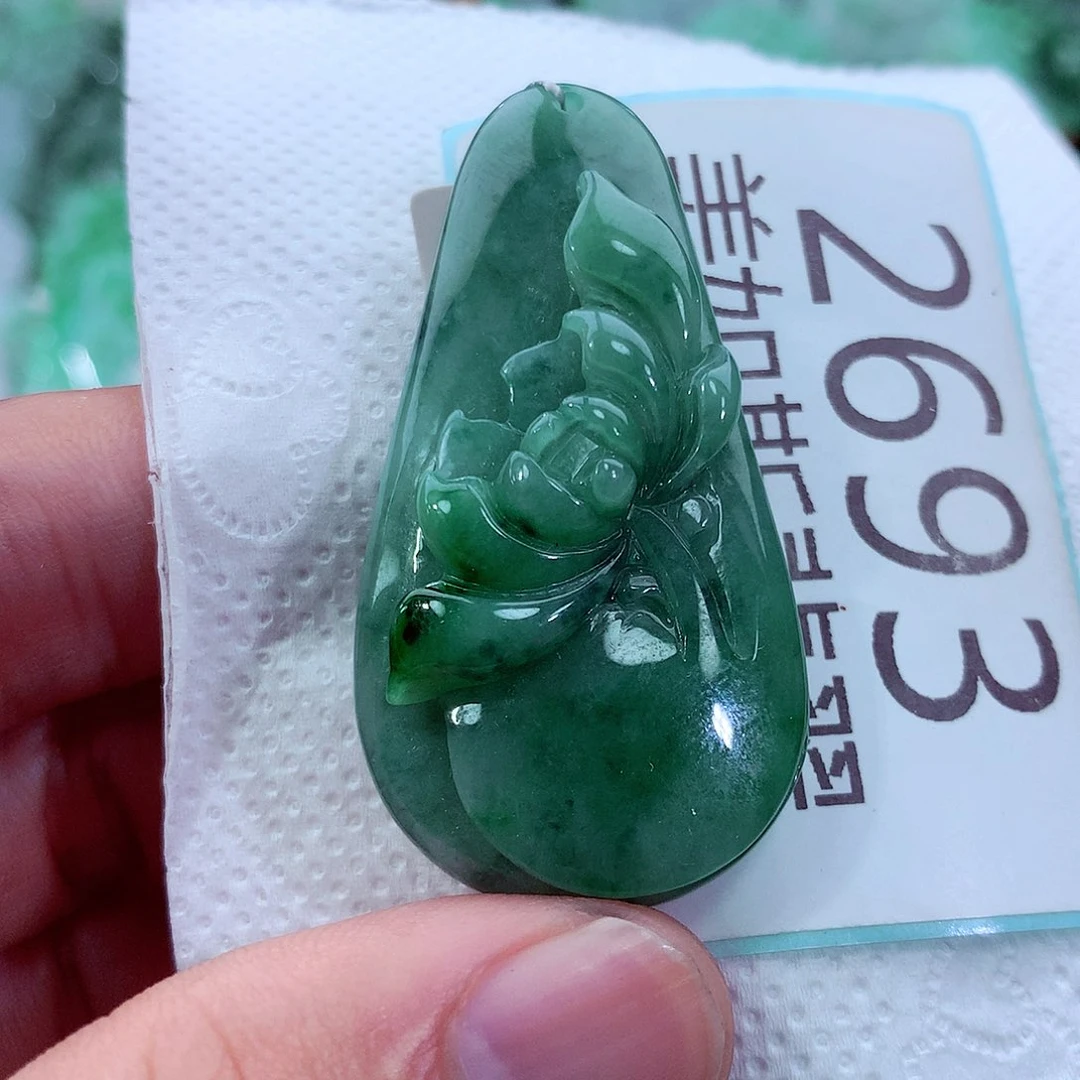 吊坠(不含链)未镶嵌翡翠