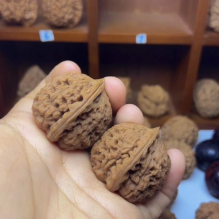 桃核把件39尺水龙纹核桃