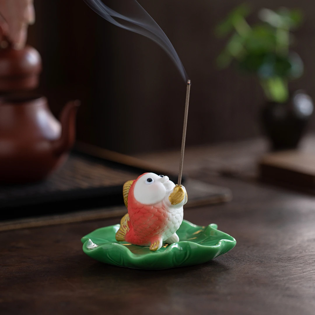 创意陶瓷小锦鲤线香插香座家用室内檀香线香炉创意茶室香薰炉摆件