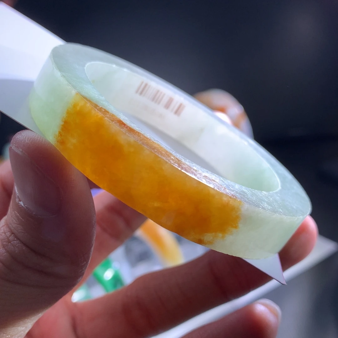 定制翡翠未镶嵌手镯