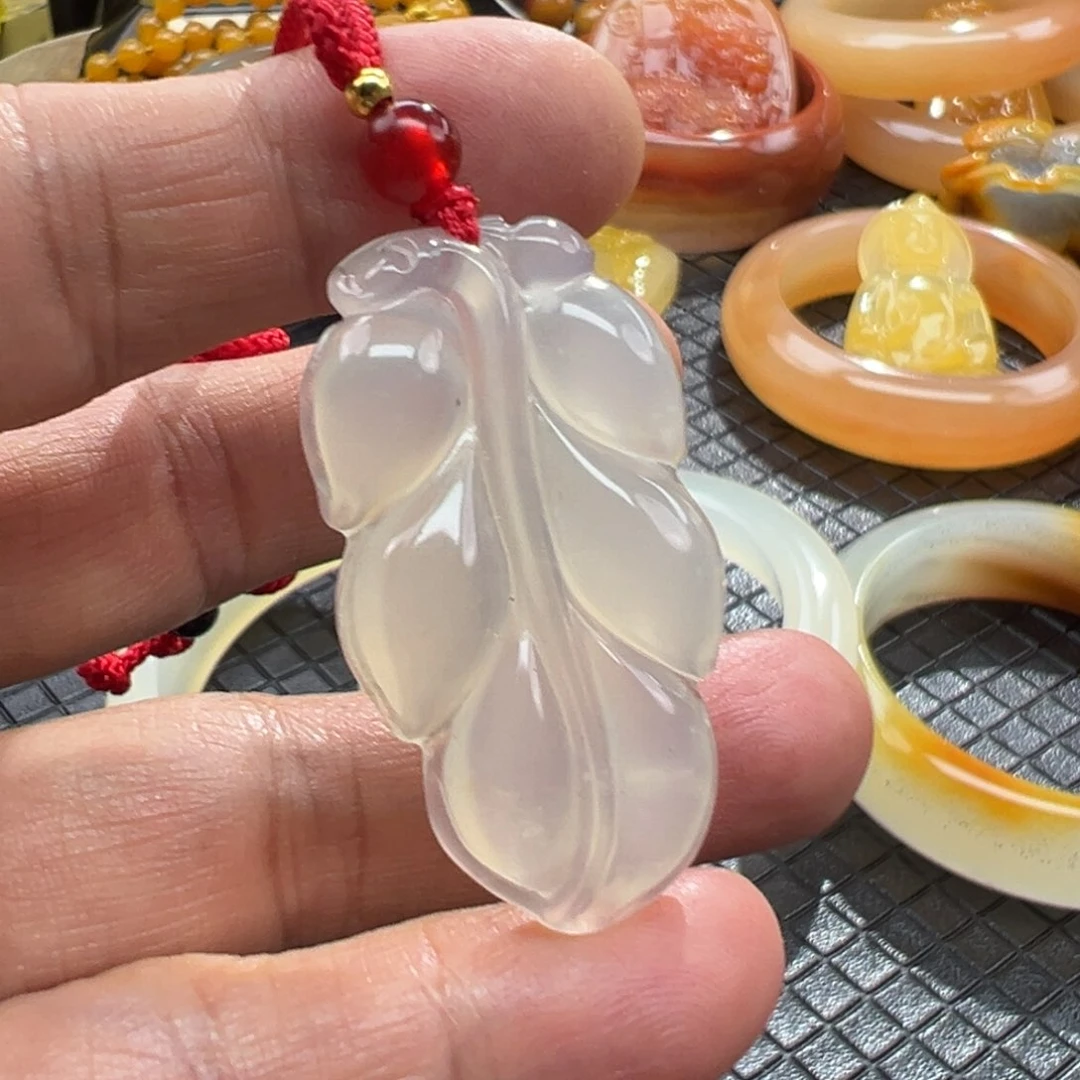 石英质玉未镶嵌颈饰