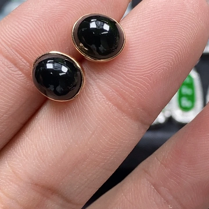 18K金镶嵌翡翠耳饰耳钉