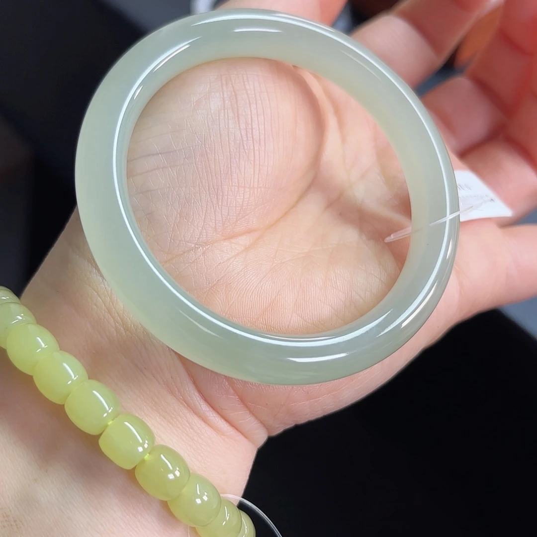 和田玉未镶嵌手镯冰葡萄肉