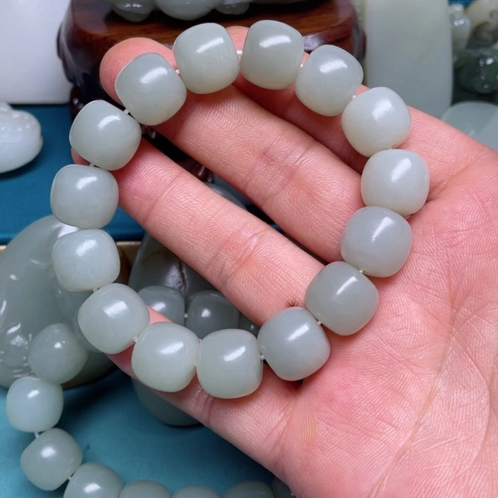 和田玉未镶嵌颈饰旺*