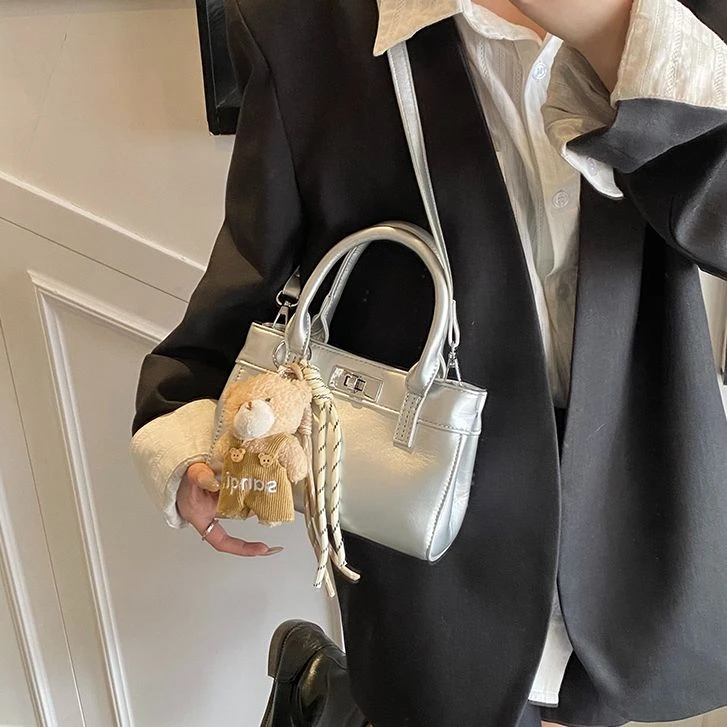 2025早春新款挂件时尚手拎铂金包包轻奢单肩通勤斜挎女凯莉包