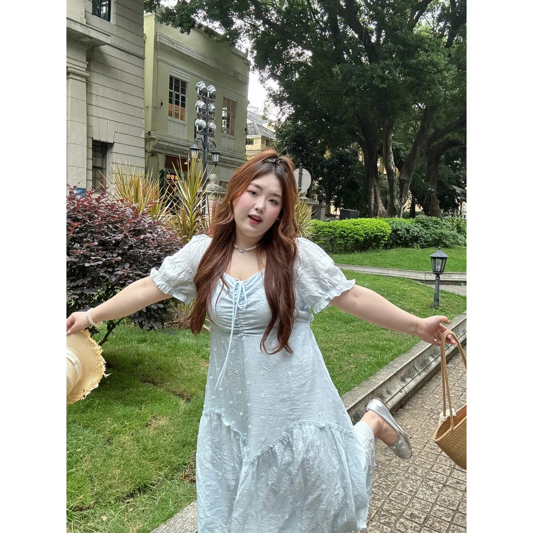 【柒教瘦推荐】法式温柔风白月光初恋连衣长裙女夏季新款V领泡泡袖