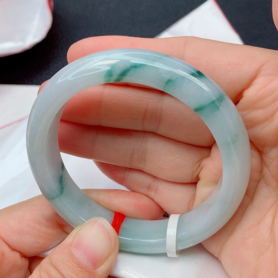 翡翠未镶嵌手镯56圈