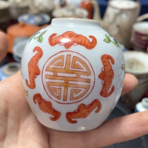 粉彩手把件鼻烟壶