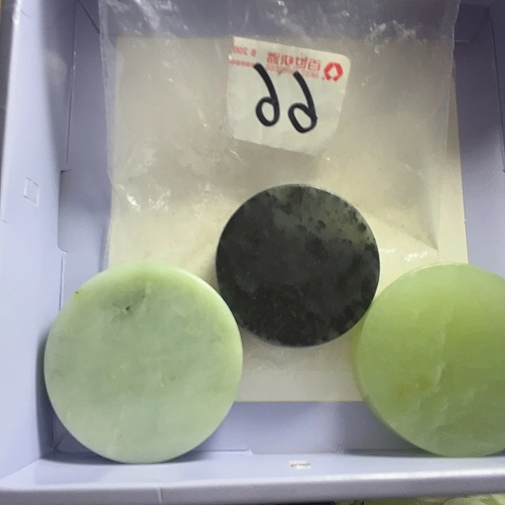 蛇纹石玉未镶嵌天然岫玉珠宝未镶嵌微瑕款