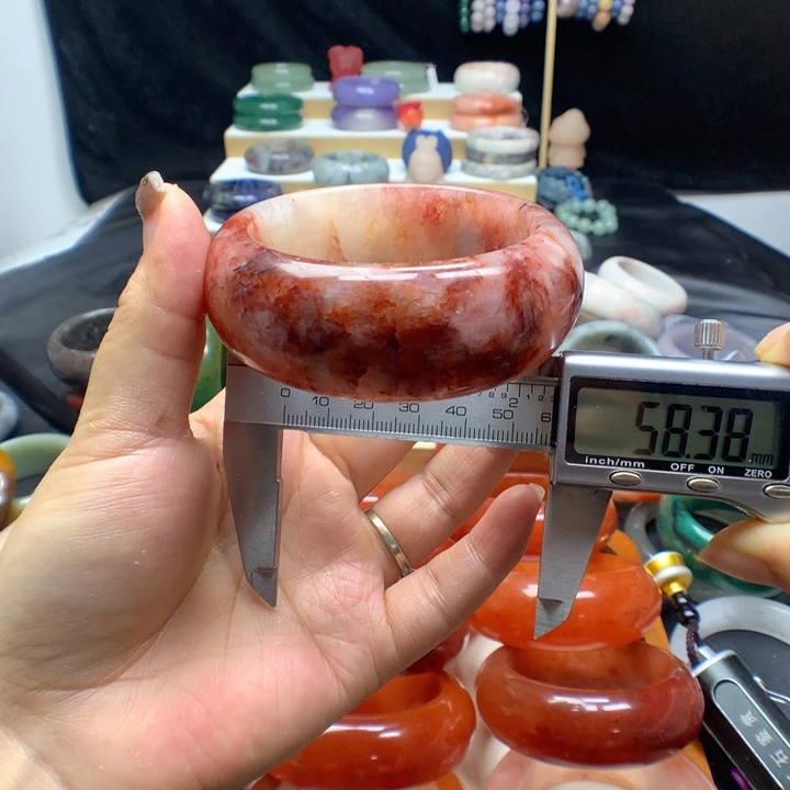 未镶嵌手镯石英质玉