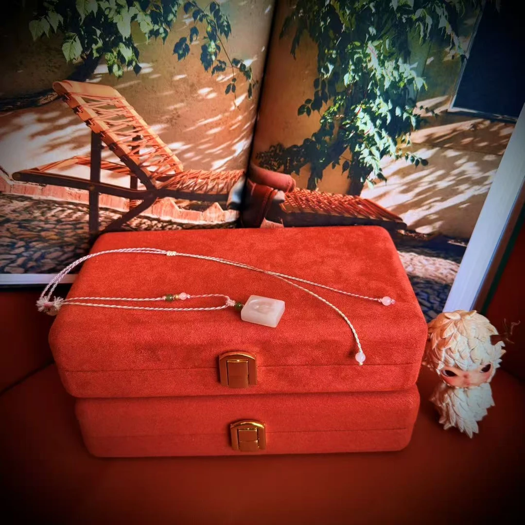 壹屿珠宝     102710      18k金配件和田玉传世级颈饰