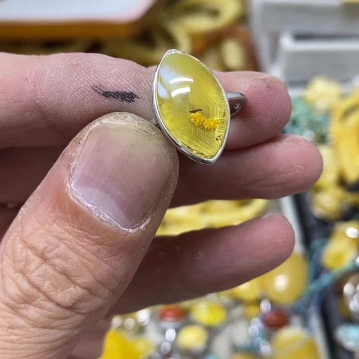 银S925镶嵌蜜蜡裸石戒指