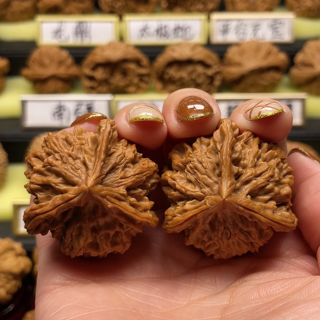 【闪购商品】吊坠文玩核桃三棱38