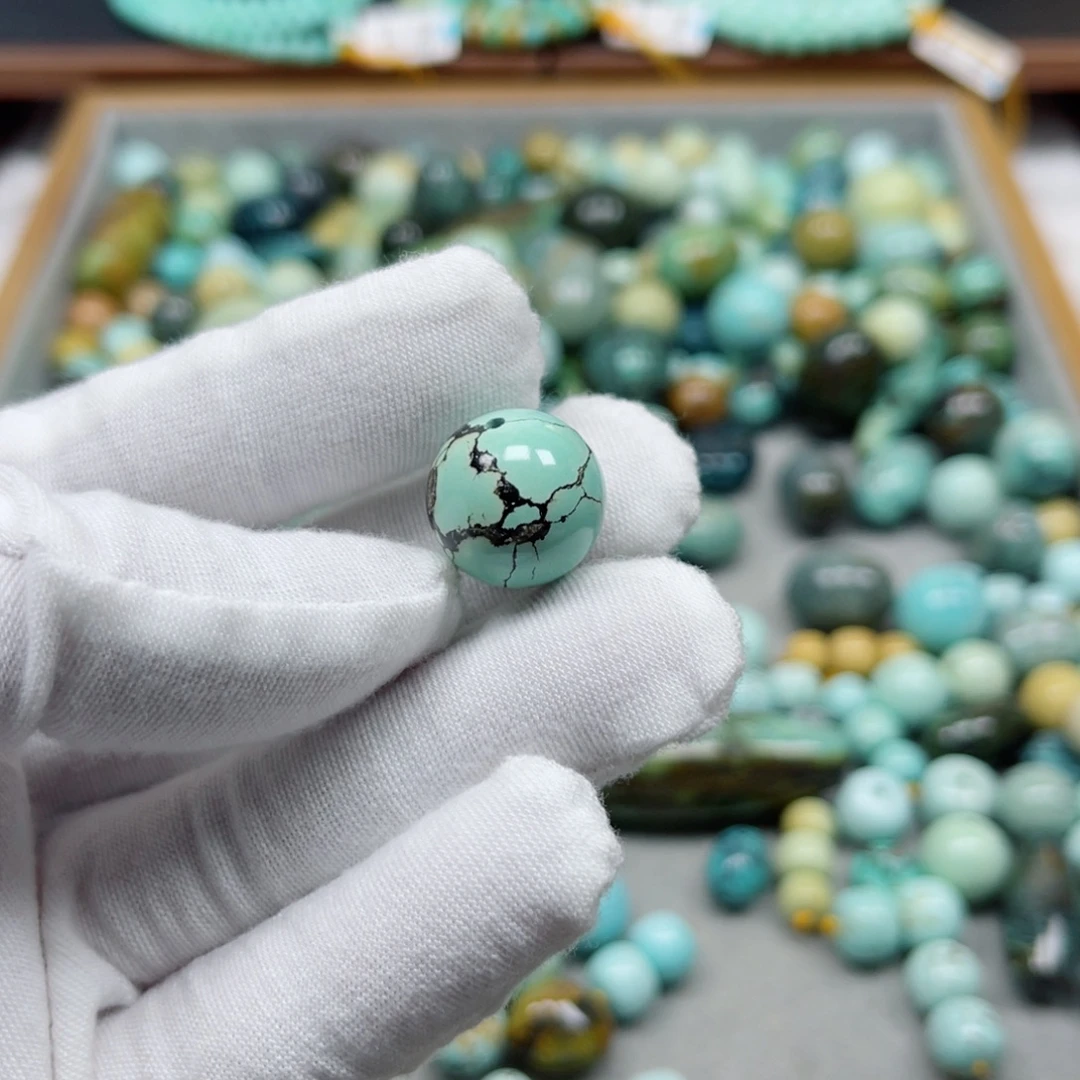 绿松石未镶嵌挂件