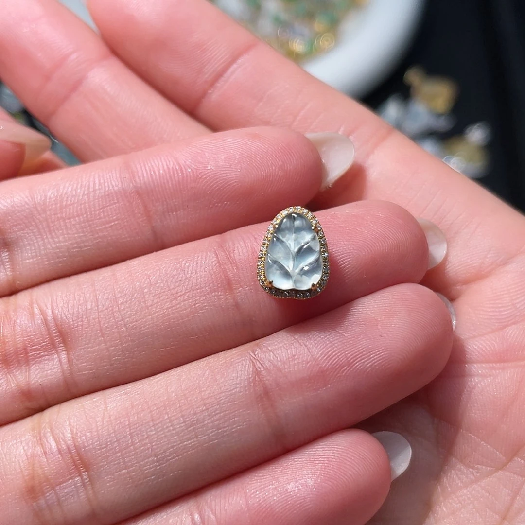 翡翠吊坠(不含链)18K金镶嵌兔*呀