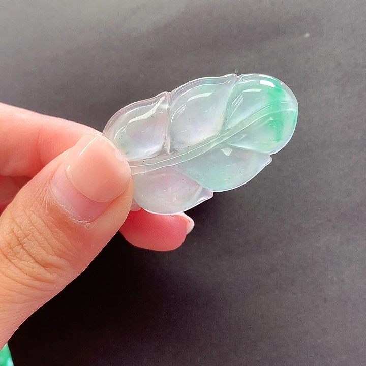 颈饰未镶嵌石英质玉