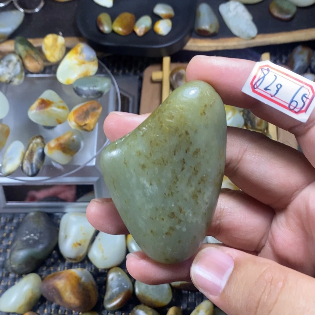 和田玉（糖玉）未镶嵌挂件