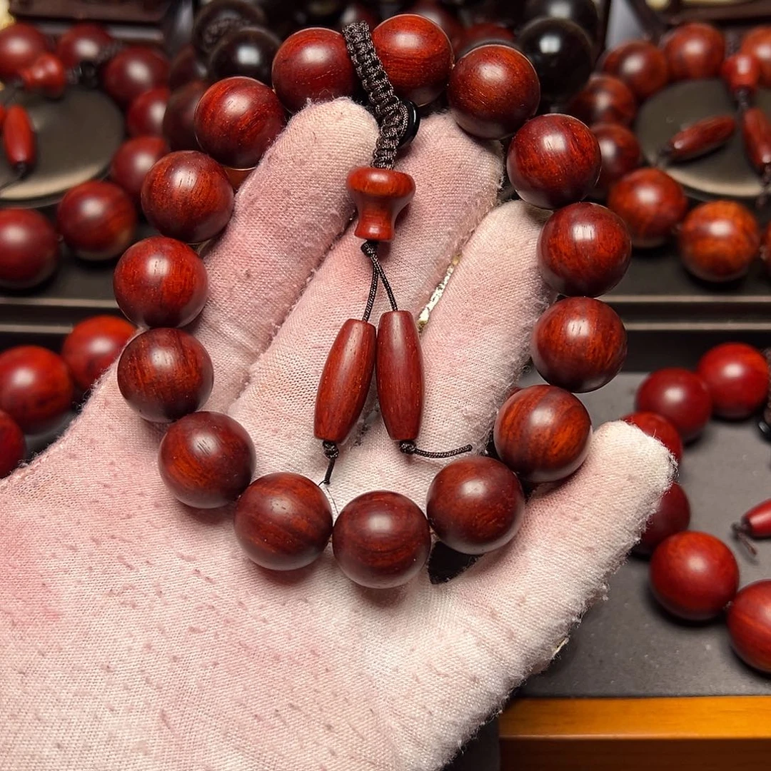 染料紫檀（血檀）1.5顶泥带满金星