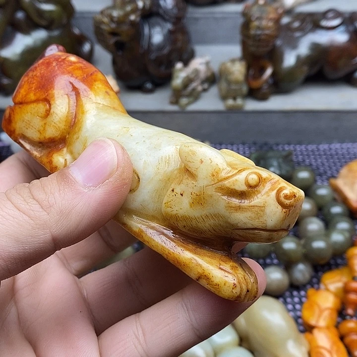 未镶嵌蛇纹石玉颈饰